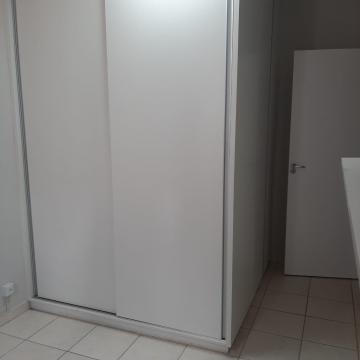 Alugar Apartamento / Padr&atilde;o em S&atilde;o Jos&eacute; do Rio Preto R$ 900,00 - Foto 3