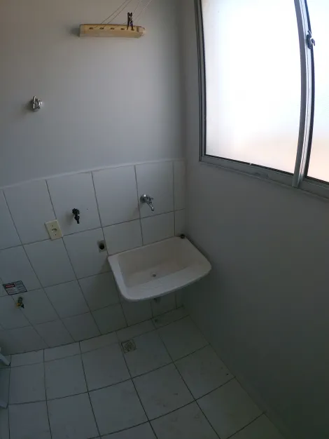 Alugar Apartamento / Padr&atilde;o em S&atilde;o Jos&eacute; do Rio Preto R$ 500,00 - Foto 9