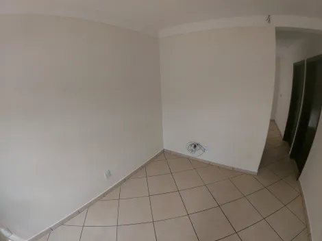 Alugar Casa / Padr&atilde;o em S&atilde;o Jos&eacute; do Rio Preto R$ 1.500,00 - Foto 2
