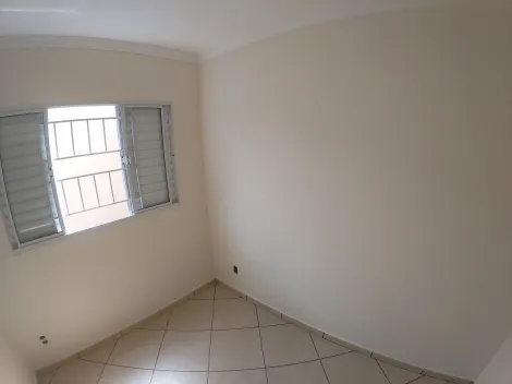 Alugar Casa / Padr&atilde;o em S&atilde;o Jos&eacute; do Rio Preto R$ 1.500,00 - Foto 4