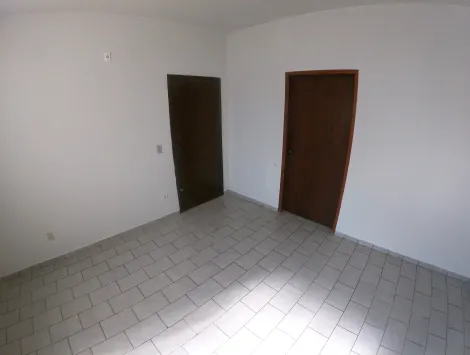 Alugar Casa / Padr&atilde;o em S&atilde;o Jos&eacute; do Rio Preto R$ 2.300,00 - Foto 3