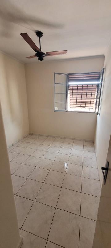 Alugar Apartamento / Padr&atilde;o em S&atilde;o Jos&eacute; do Rio Preto R$ 500,00 - Foto 8