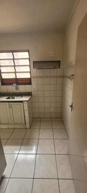 Alugar Apartamento / Padr&atilde;o em S&atilde;o Jos&eacute; do Rio Preto R$ 500,00 - Foto 12