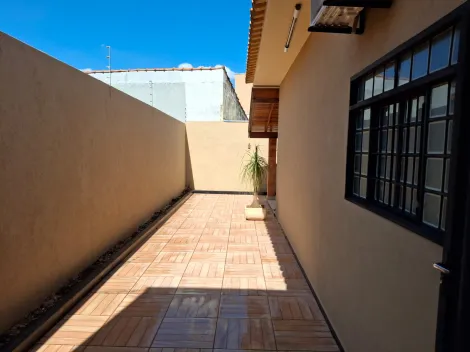 Comprar Casa / Padr&atilde;o em S&atilde;o Jos&eacute; do Rio Preto R$ 630.000,00 - Foto 4
