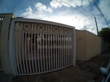 Alugar Casa / Padr&atilde;o em S&atilde;o Jos&eacute; do Rio Preto. apenas R$ 220.000,00