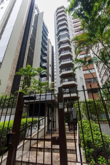 Apartamento / Padr&atilde;o em S&atilde;o Paulo 