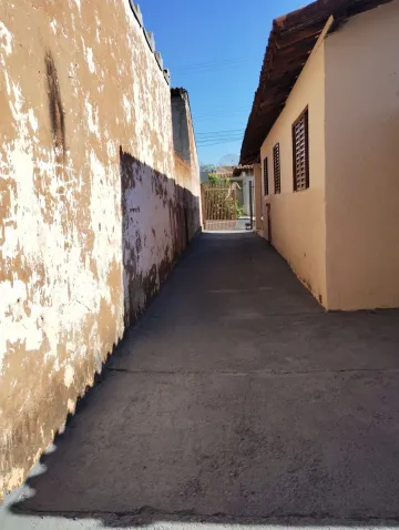 Alugar Casa / Padr&atilde;o em S&atilde;o Jos&eacute; do Rio Preto R$ 850,00 - Foto 14