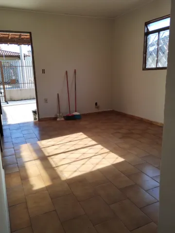 Alugar Casa / Padr&atilde;o em S&atilde;o Jos&eacute; do Rio Preto. apenas R$ 850,00