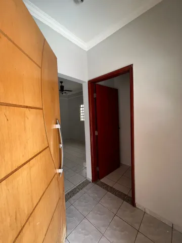 Alugar Casa / Padr&atilde;o em S&atilde;o Jos&eacute; do Rio Preto R$ 1.500,00 - Foto 3