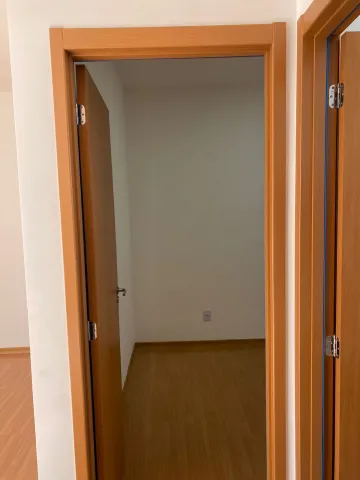Alugar Apartamento / Padr&atilde;o em S&atilde;o Jos&eacute; do Rio Preto R$ 1.150,00 - Foto 10