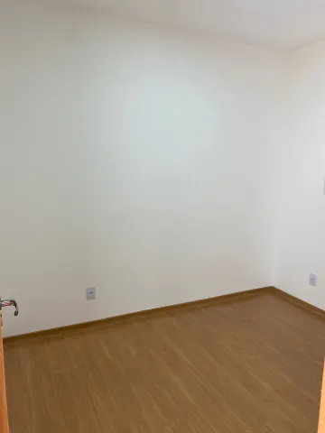 Alugar Apartamento / Padr&atilde;o em S&atilde;o Jos&eacute; do Rio Preto R$ 1.150,00 - Foto 11