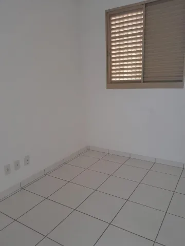 Alugar Apartamento / Padr&atilde;o em S&atilde;o Jos&eacute; do Rio Preto R$ 1.100,00 - Foto 4