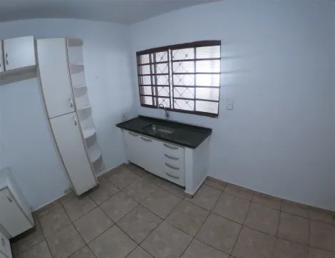 Alugar Casa / Padr&atilde;o em S&atilde;o Jos&eacute; do Rio Preto R$ 1.350,00 - Foto 5