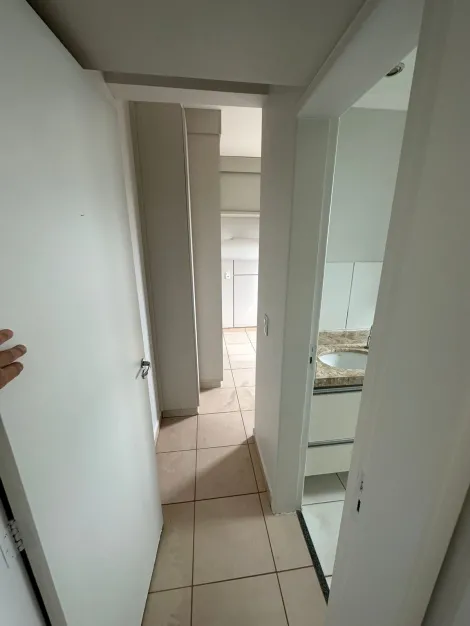 Alugar Apartamento / Padr&atilde;o em S&atilde;o Jos&eacute; do Rio Preto R$ 1.400,00 - Foto 4