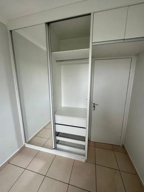 Alugar Apartamento / Padr&atilde;o em S&atilde;o Jos&eacute; do Rio Preto R$ 1.400,00 - Foto 16