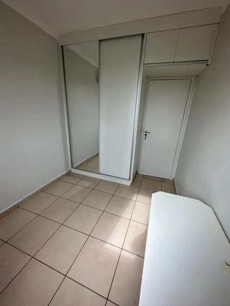 Alugar Apartamento / Padr&atilde;o em S&atilde;o Jos&eacute; do Rio Preto R$ 1.400,00 - Foto 18