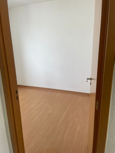 Alugar Apartamento / Padr&atilde;o em S&atilde;o Jos&eacute; do Rio Preto R$ 1.100,00 - Foto 5