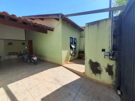Alugar Casa / Padr&atilde;o em S&atilde;o Jos&eacute; do Rio Preto. apenas R$ 900,00