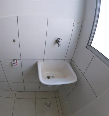 Alugar Apartamento / Padr&atilde;o em S&atilde;o Jos&eacute; do Rio Preto R$ 790,00 - Foto 4