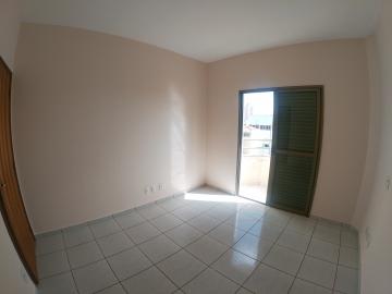 Alugar Apartamento / Padr&atilde;o em S&atilde;o Jos&eacute; do Rio Preto R$ 1.300,00 - Foto 11