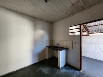 Alugar Casa / Padr&atilde;o em S&atilde;o Jos&eacute; do Rio Preto R$ 600,00 - Foto 4
