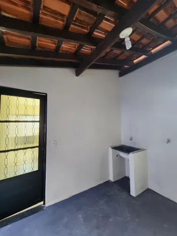 Alugar Casa / Padr&atilde;o em S&atilde;o Jos&eacute; do Rio Preto R$ 900,00 - Foto 4