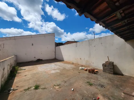 Alugar Casa / Padr&atilde;o em S&atilde;o Jos&eacute; do Rio Preto R$ 1.800,00 - Foto 13