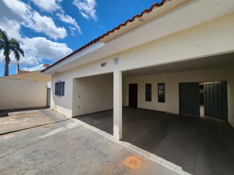 Alugar Casa / Padr&atilde;o em S&atilde;o Jos&eacute; do Rio Preto. apenas R$ 1.800,00