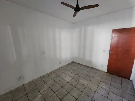 Alugar Casa / Padr&atilde;o em S&atilde;o Jos&eacute; do Rio Preto R$ 850,00 - Foto 4