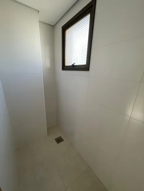 Alugar Apartamento / Padr&atilde;o em S&atilde;o Jos&eacute; do Rio Preto R$ 1.500,00 - Foto 11