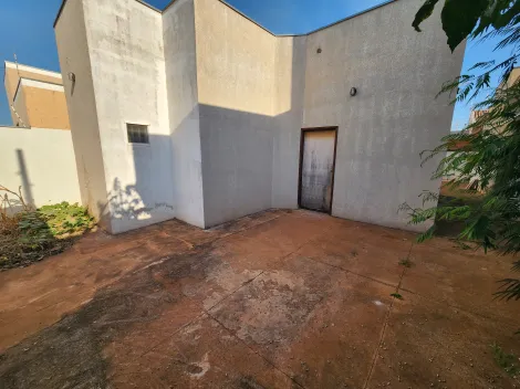 Alugar Casa / Padr&atilde;o em S&atilde;o Jos&eacute; do Rio Preto. apenas R$ 980,00