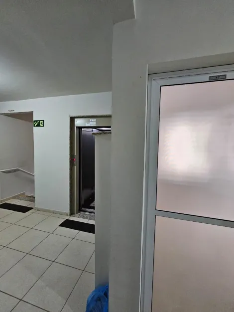 Alugar Comercial / Sala em S&atilde;o Jos&eacute; do Rio Preto R$ 1.100,00 - Foto 3