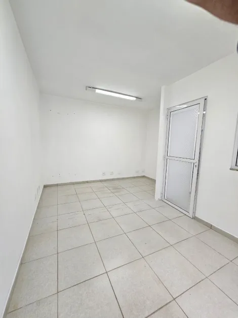 Alugar Comercial / Sala em S&atilde;o Jos&eacute; do Rio Preto R$ 1.100,00 - Foto 8