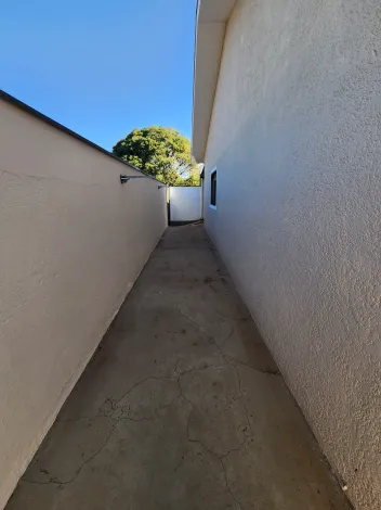 Alugar Casa / Padr&atilde;o em S&atilde;o Jos&eacute; do Rio Preto R$ 2.100,00 - Foto 3