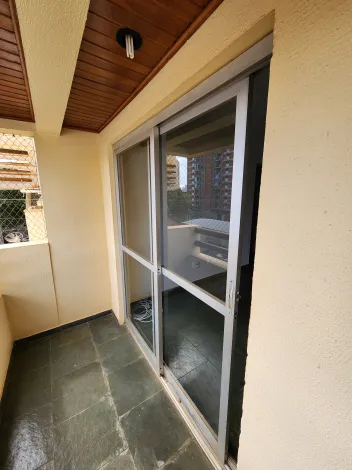 Alugar Apartamento / Padr&atilde;o em S&atilde;o Jos&eacute; do Rio Preto R$ 800,00 - Foto 3