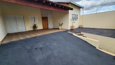 Alugar Casa / Padr&atilde;o em S&atilde;o Jos&eacute; do Rio Preto. apenas R$ 2.500,00