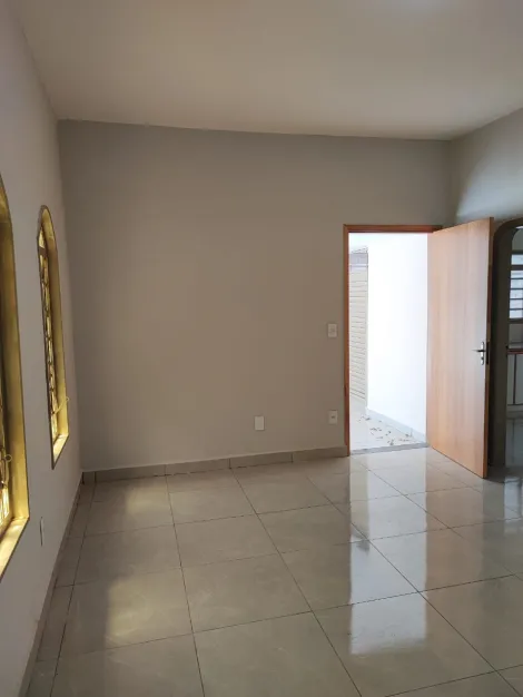 Alugar Casa / Padr&atilde;o em S&atilde;o Jos&eacute; do Rio Preto R$ 2.500,00 - Foto 3