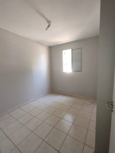 Alugar Apartamento / Padr&atilde;o em S&atilde;o Jos&eacute; do Rio Preto R$ 900,00 - Foto 5
