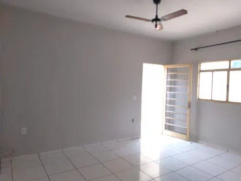 Alugar Casa / Padr&atilde;o em S&atilde;o Jos&eacute; do Rio Preto R$ 800,00 - Foto 4