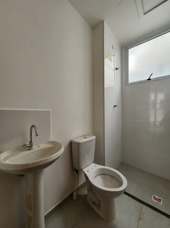 Alugar Apartamento / Padr&atilde;o em S&atilde;o Jos&eacute; do Rio Preto R$ 600,00 - Foto 7