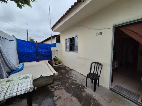 Alugar Casa / Padr&atilde;o em S&atilde;o Jos&eacute; do Rio Preto. apenas R$ 600,00