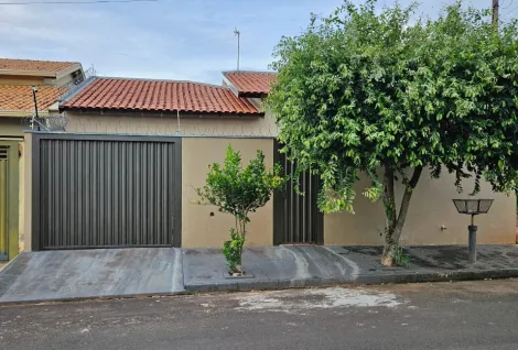 Alugar Casa / Padr&atilde;o em Bady Bassitt. apenas R$ 380.000,00