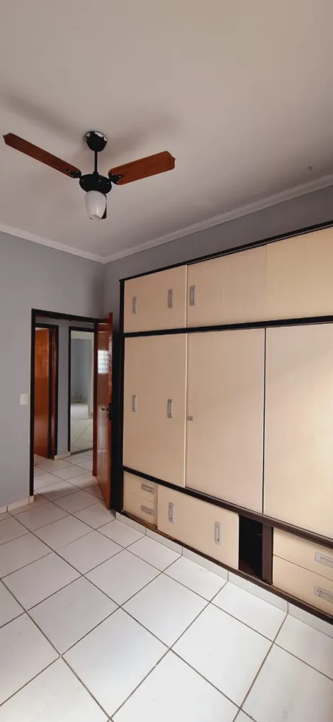 Alugar Casa / Padr&atilde;o em S&atilde;o Jos&eacute; do Rio Preto R$ 2.500,00 - Foto 12
