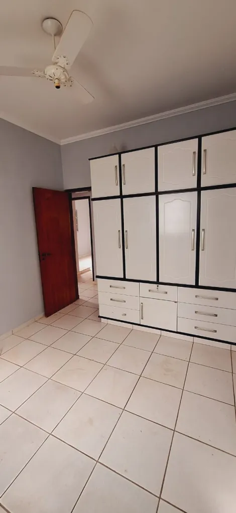 Alugar Casa / Padr&atilde;o em S&atilde;o Jos&eacute; do Rio Preto R$ 2.500,00 - Foto 31