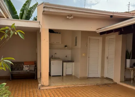 Alugar Casa / Padr&atilde;o em S&atilde;o Jos&eacute; do Rio Preto. apenas R$ 680.000,00