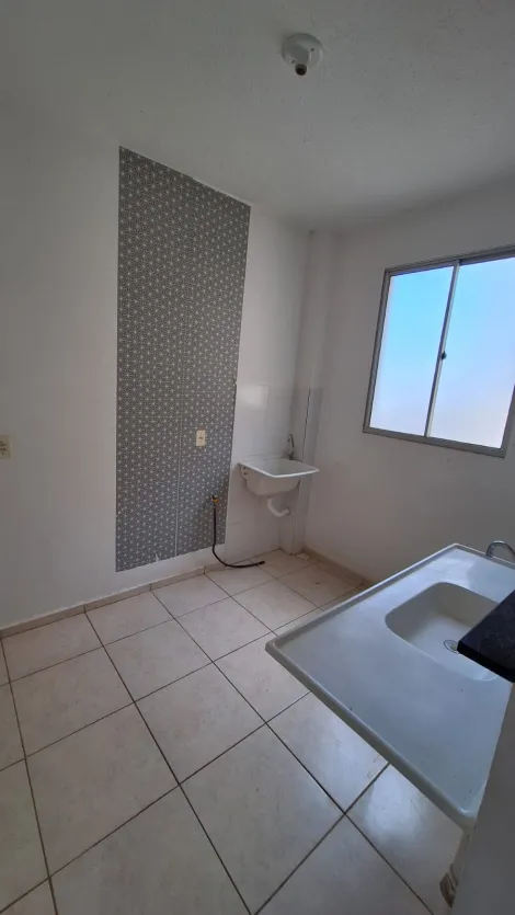 Alugar Apartamento / Padr&atilde;o em S&atilde;o Jos&eacute; do Rio Preto R$ 700,00 - Foto 3