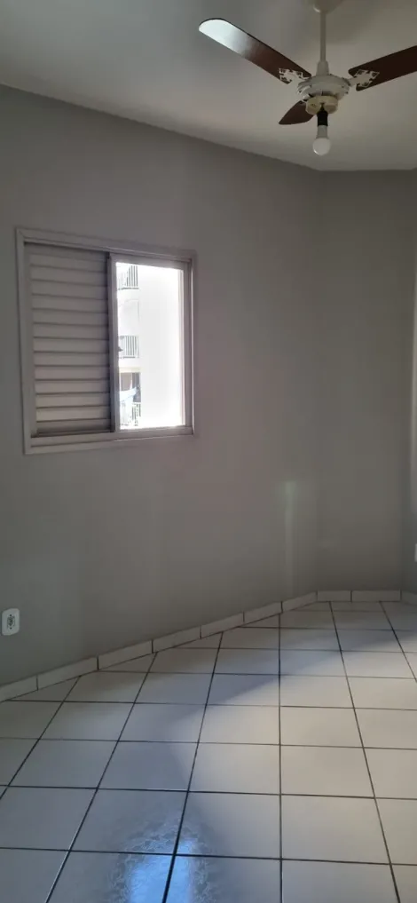 Alugar Apartamento / Padr&atilde;o em S&atilde;o Jos&eacute; do Rio Preto R$ 1.200,00 - Foto 2