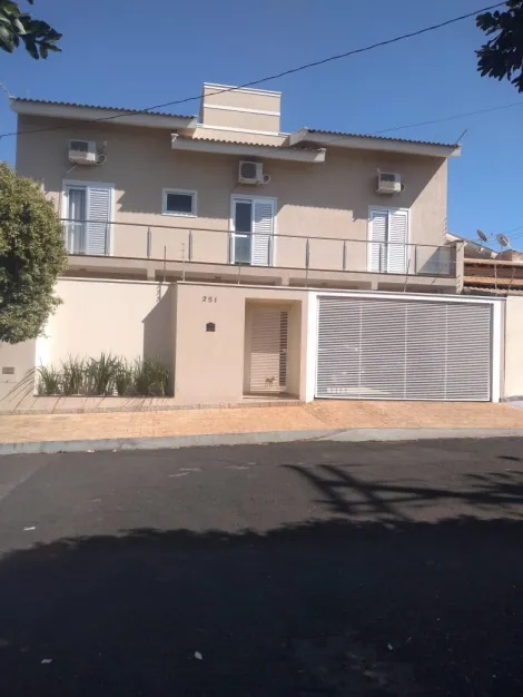 Alugar Casa / Padr&atilde;o em S&atilde;o Jos&eacute; do Rio Preto. apenas R$ 4.500,00