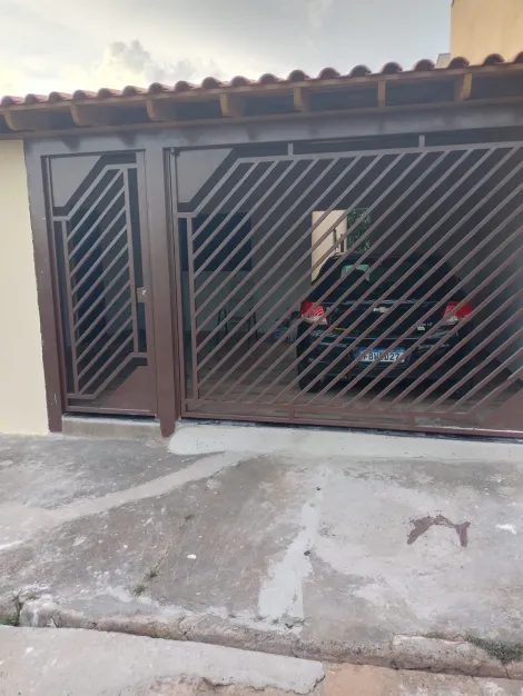 Alugar Casa / Padr&atilde;o em Mirassol. apenas R$ 226.000,00