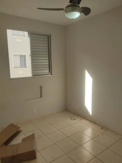 Alugar Apartamento / Padr&atilde;o em S&atilde;o Jos&eacute; do Rio Preto R$ 900,00 - Foto 3